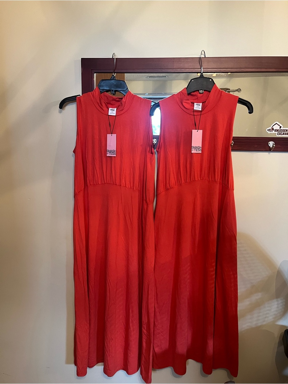 Sleeveless stretchy Orange Midi Dress with pockets - Smash + Tess - Picture 3 of 7